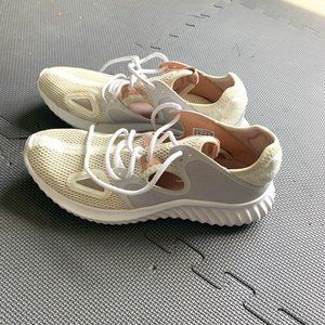 Adidas Bounce Sneakers
